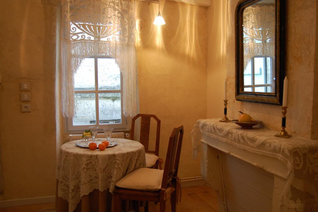 Jardins Secrets Bed and Breakfast Angulema Habitación foto